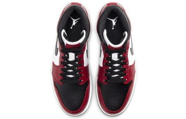 Air Jordan 1 Mid ‘Chicago Black Toe’