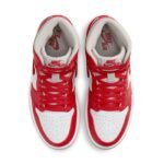 Air Jordan 1 High OG ‘Newstalgia Chenille’