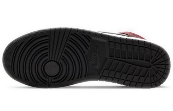 Air Jordan 1 Mid ‘Chicago Black Toe’